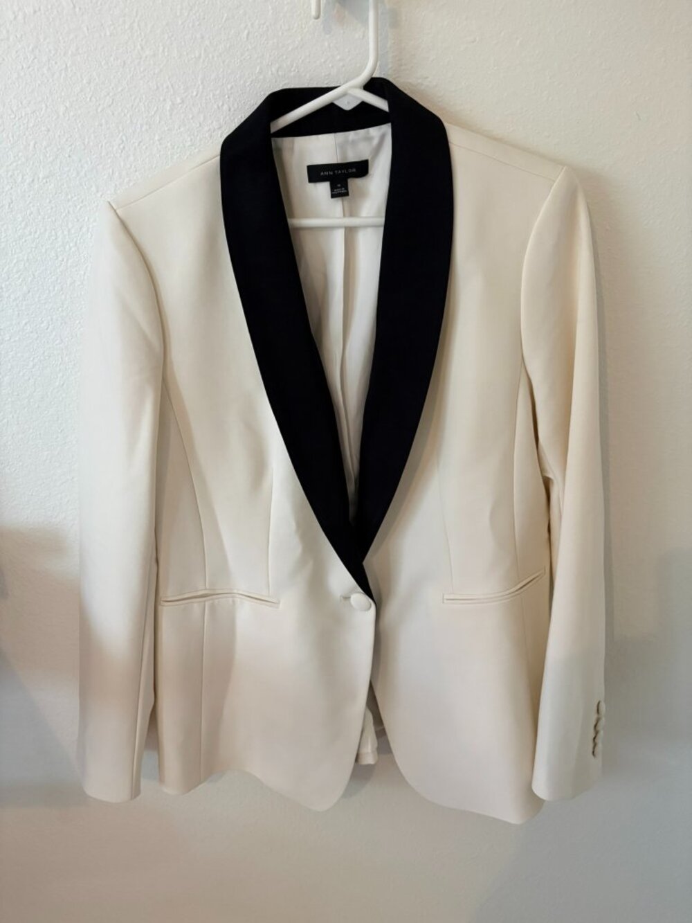 Ann Taylor tuxedo jacket